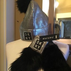 Tuc and fingerless mitten